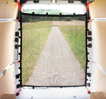 Laderaumnetz in einem Kastenwagen